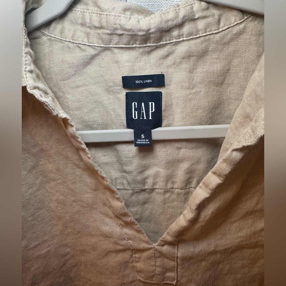 GAP Neutral Beige Linen V-Neck Collar Short Sleeve Top - Picture 4 of 7